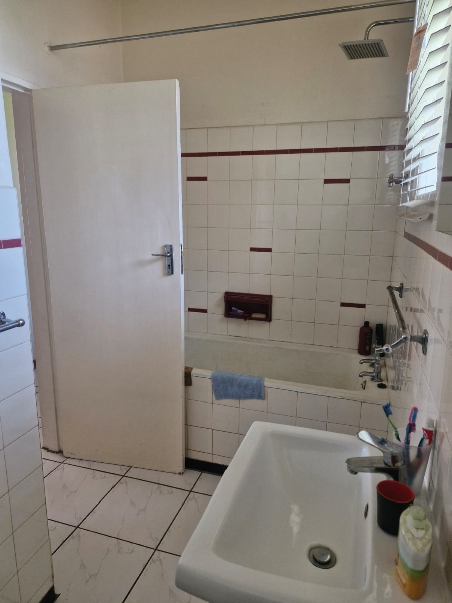 To Let 3 Bedroom Property for Rent in Flamwood North West